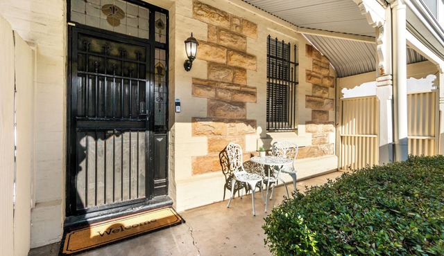 The Arches - Space, Comfort & Quiet Relaxation in a City Fringe Location.