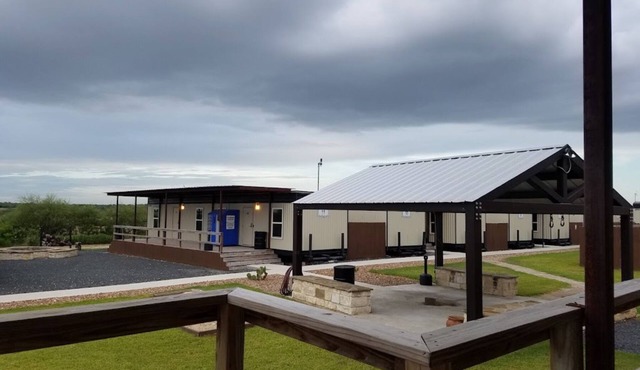 The Armadillo Hotel Karnes City