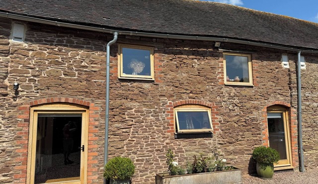 THE ART HOUSE, romantic, luxury holiday cottage in Stoke Prior