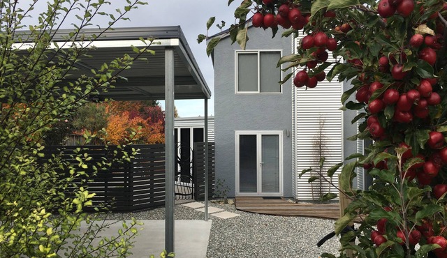 The Art House, Wanaka - Contemporary holiday house