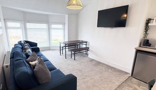 The Artic Tern - A Sea View Retreat