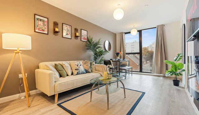 The Artiest Suite - Perfect for exploring Birmingham City centre!