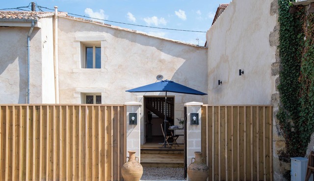 The artist's nest. Renovated loft 30m from the Dordogne. Pets allowed.