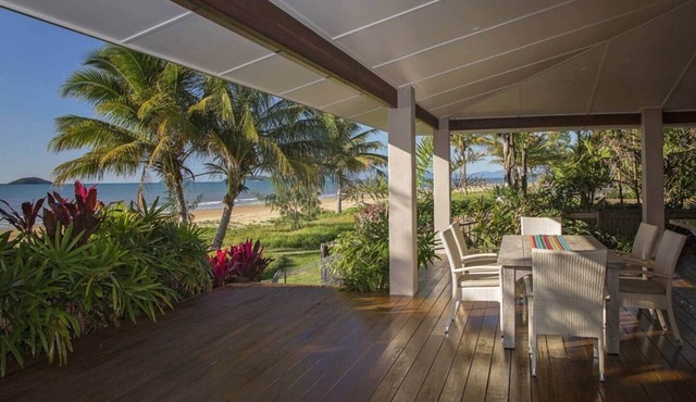 The Artist House - Absolute Beachfront