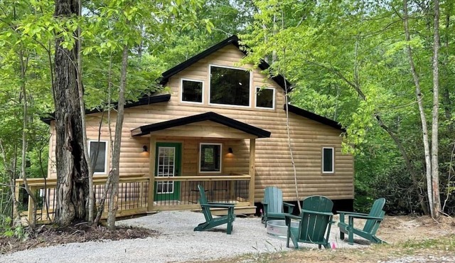 The Ascender | Hot tub | Fire Pit | 1st Floor BRs