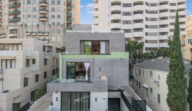 The Ashton Flats 2 - Modern Westwood Luxury with Rooftop & Balcony Views