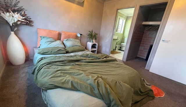 The Atelier – Artful Home Stay at Mangohill