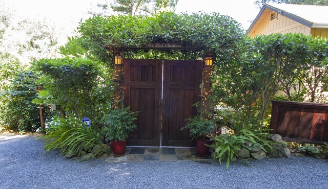 The Attic At The Red Chateau - Russian River Wine Valley