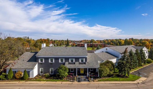 The Aurora Inn Hotel and Event Center