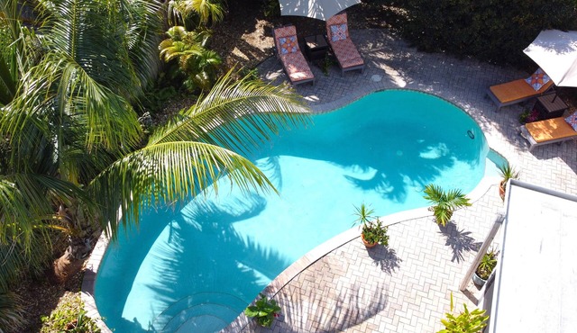 The Ave House- A Private Oasis Retreat with Pool