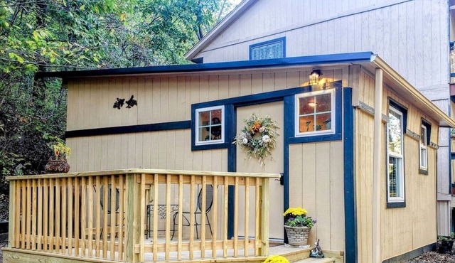 The Aviary at Redbud Valley Lodge