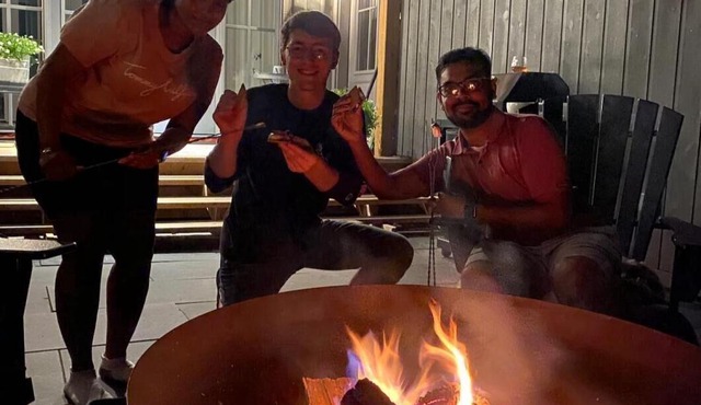 The Aviary - Queen Bedroom with Private Bath in Charming Creemore B&B