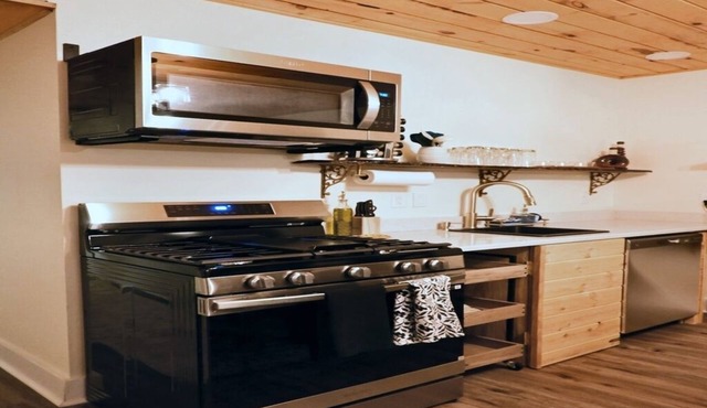 The Aviator: Serene Ambience & Stylish Comfort