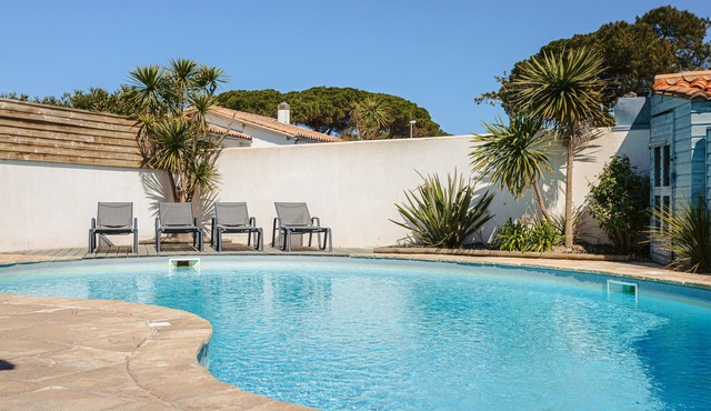 The Avocette in Bois-Plage-en-Ré: High-End Villa with Pool – Beach & Town Center