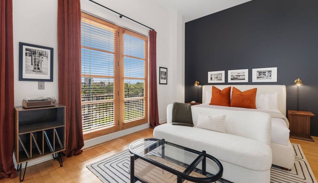 The Axis - Condo on Dickson St - Walk to UofA