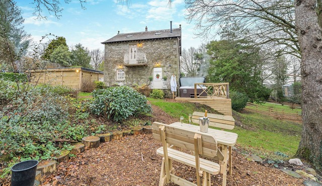 The B Hive at Buckstone House