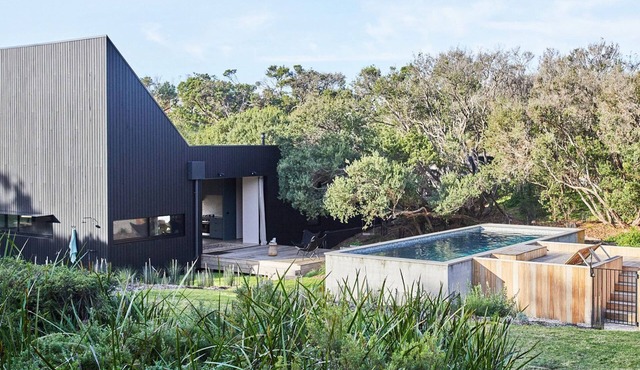 THE BACH - ST ANDREWS BEACH