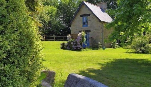 The bakery lives in the countryside near hiking trails