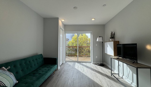 The Balcony At Brewerytown Philly Philadelphia 1BR/1Bath HVAC,HDTV W/D INUNIT