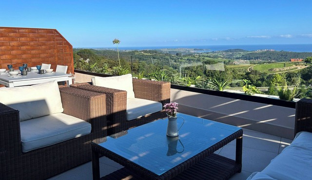 The balcony of Oyambre. New exclusive accommodation with sea and mountain views.