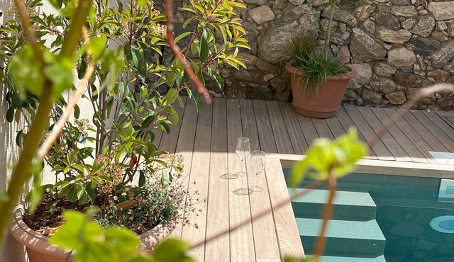The Balcony of Tenzuela