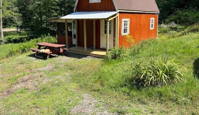 The Bald Eagles Nest riverside cabin