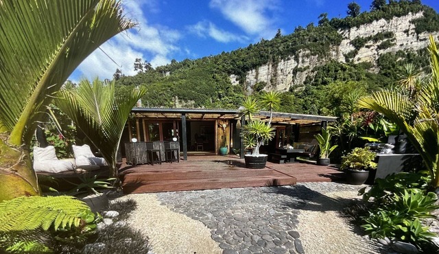 The Bamboo Bungalow Karamea West Coast New Zealand