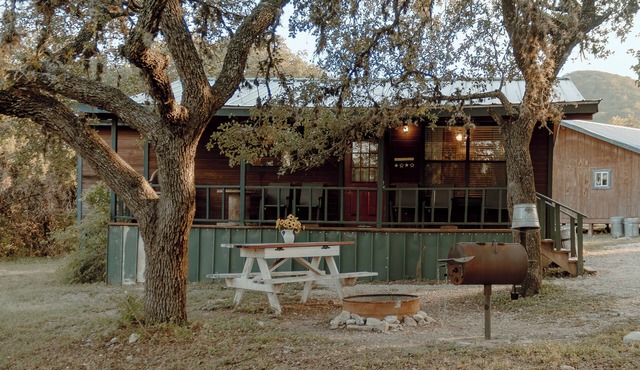 The Bandera Cabin 3BD/1Bath @ Whiskey Mountain - Great Location!