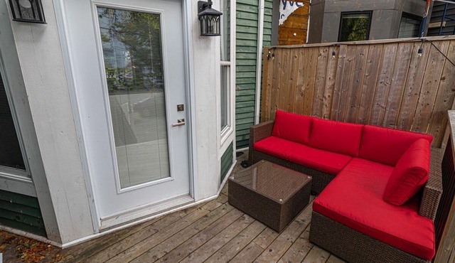 The Bannerman Park Suite Private Parking & Patio