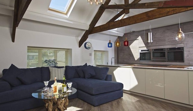 THE BARN, 20 AT THE BEACH, family friendly in Torcross