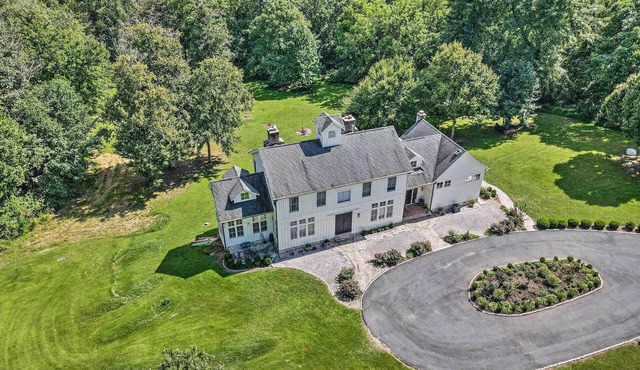 the barn a french farm house for executive, Golfer, vacation and small party.