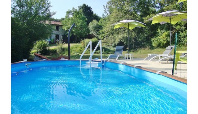'The Barn', A large 4 person gite with pool, in a quiet and restful location