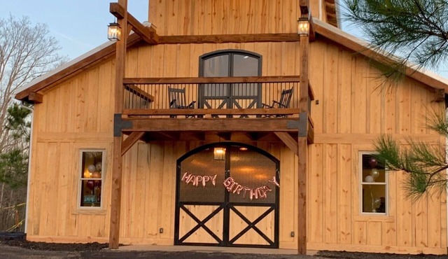 The Barn At Four Oaks (15 mins from Lakepoint)