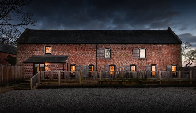 The Barn at Plas Ashpool (8) - a stunning converted barn sleeping 8 guests