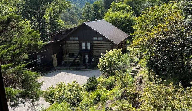 The Barn at Wendover - 4 BR 2 BA