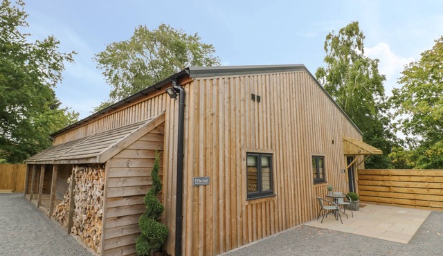 THE BARN, family friendly, luxury holiday cottage in Droitwich Spa