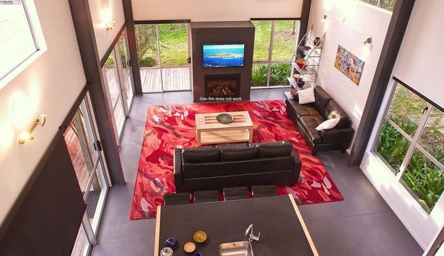 The Barn in Algies Bay. Warkworth. 50 minutes from Auckland Harbour bridge.