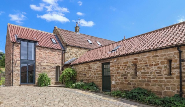 THE BARN @ IVY HOUSE, family friendly, with a garden in Thirsk