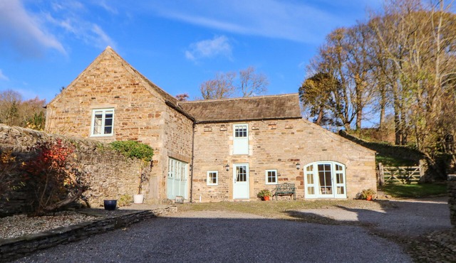THE BARN, pet friendly, character holiday cottage in Frosterley