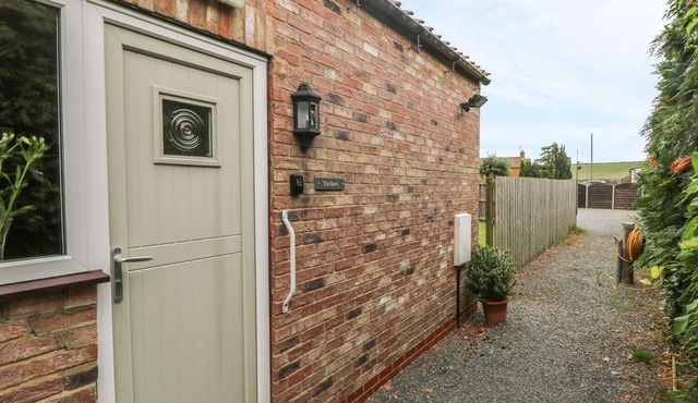 THE BARN, pet friendly, country holiday cottage in Stamford Bridge