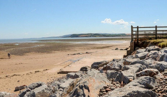 THE BARN, pet friendly, with open fire in Dulverton