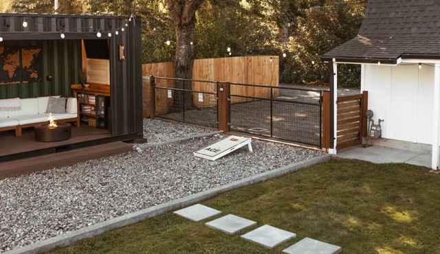 The Barn ~Sauna, Cold plunge, Outdoor lounge!