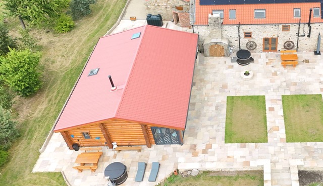 The Barn & The Log Cabin, Sleeps 12, 2 Hot Tubs