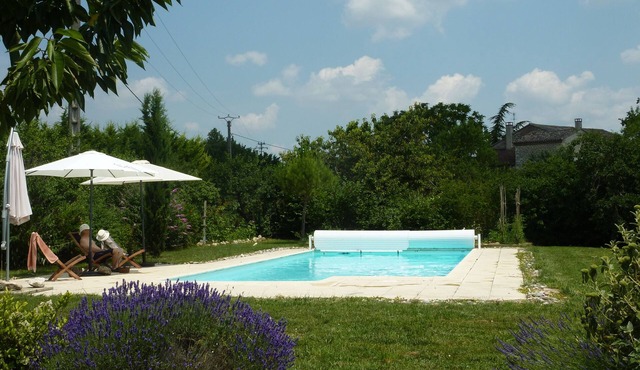 The Barn - White stone barn with pool between Cordes-sur-Ciel and Albi