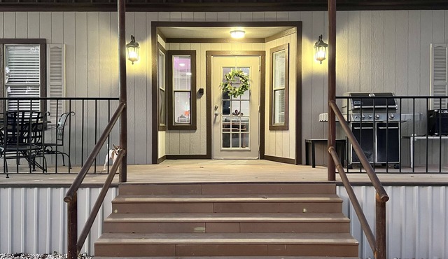 The Barndeaux Guest House - 3 BR/3BA, Bulverde, TX