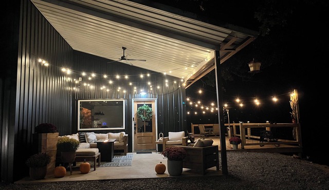 The Barndominium - great views, privacy, farm animals