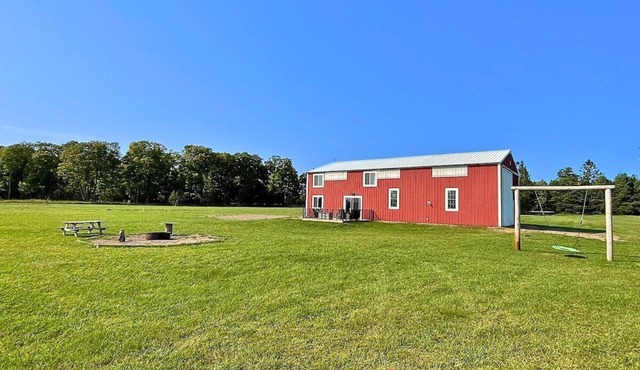 The Barndominium - Lots of Space!