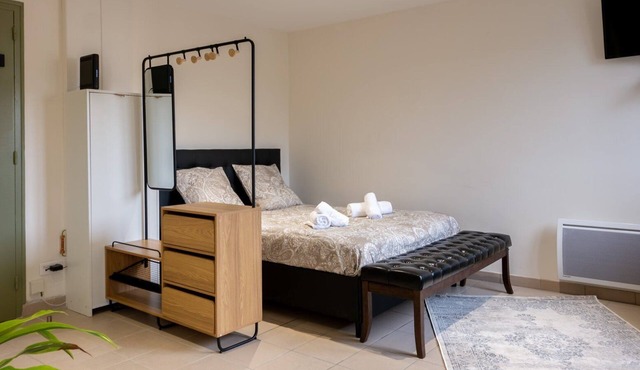 The Baroque Room ~ Autonomous Arrival