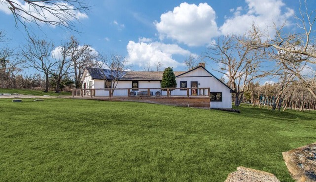 The Barrel House on Lake Texoma