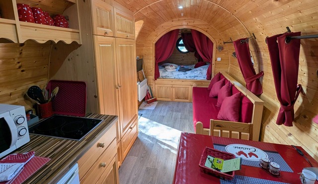 The Barrel: Unique stay for two by the Saône River